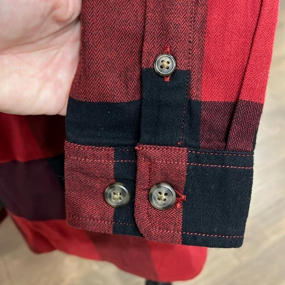 CARHARTT Rugged Flex loose fit, midweight flannel, long sleeve plaid shirt - Picture 4 of 10